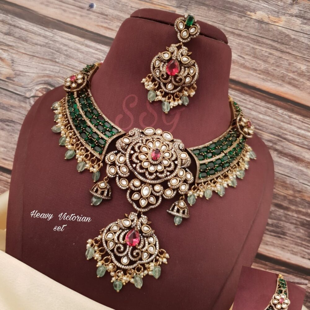 this necklace evokes dreams and enchantment