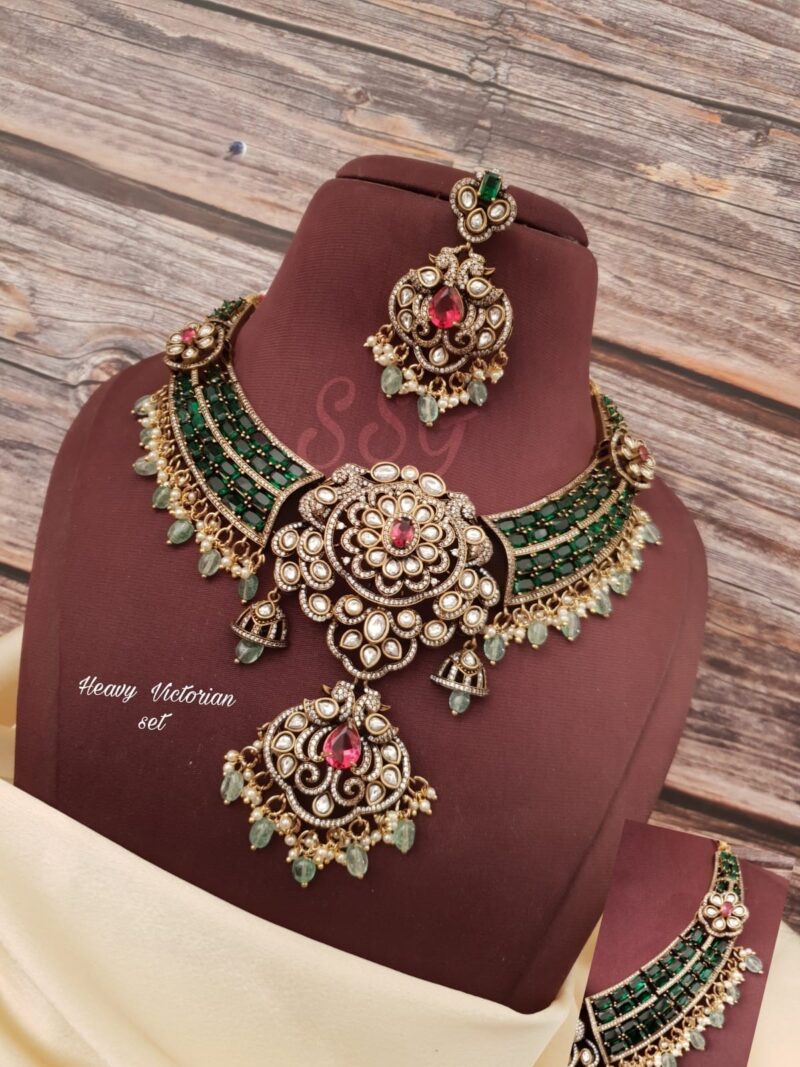 this necklace evokes dreams and enchantment